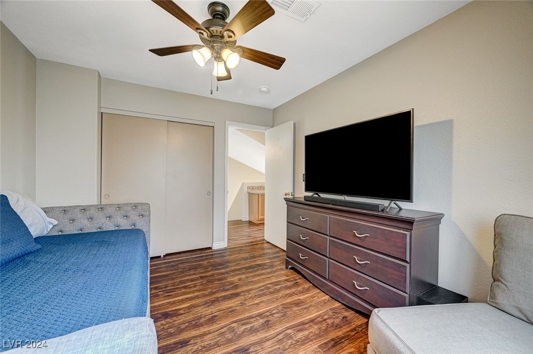5024 Glittering Star Court Property Photo 46