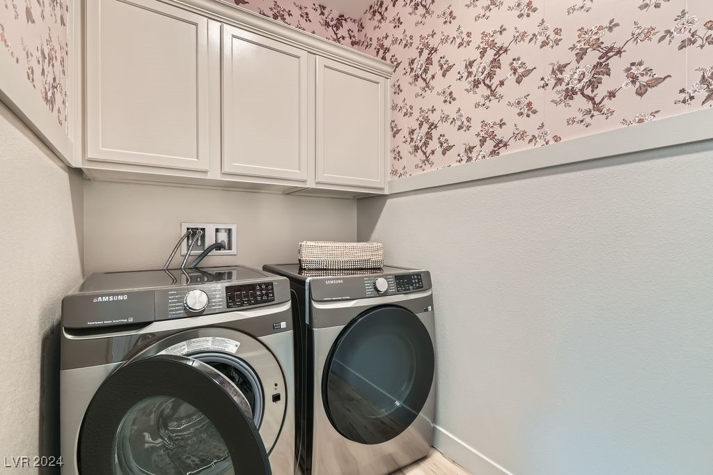 5873 Skyfall Court Property Photo 8