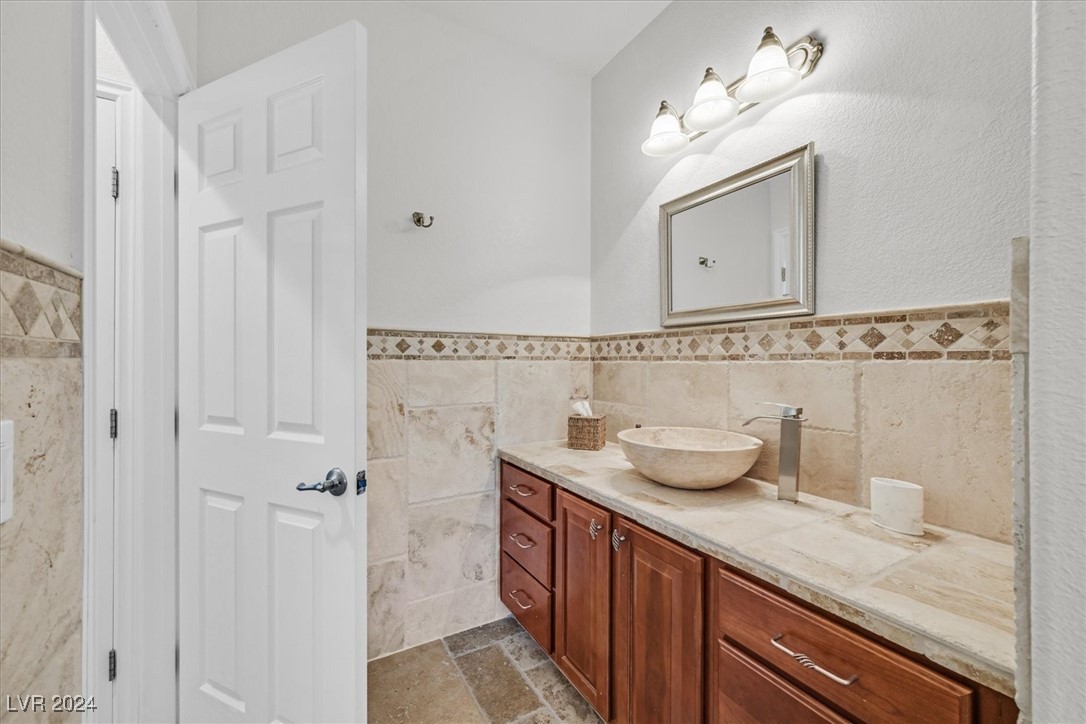 2738 Kingclaven Drive Property Photo 44
