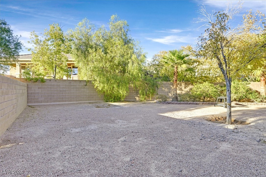 2738 Kingclaven Drive Property Photo 49