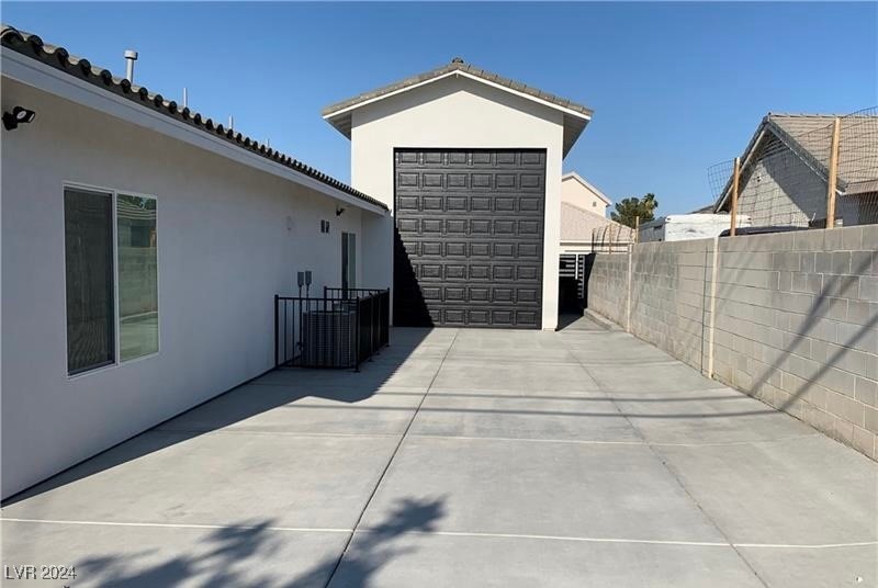 1417 Winwood Street Property Photo 3