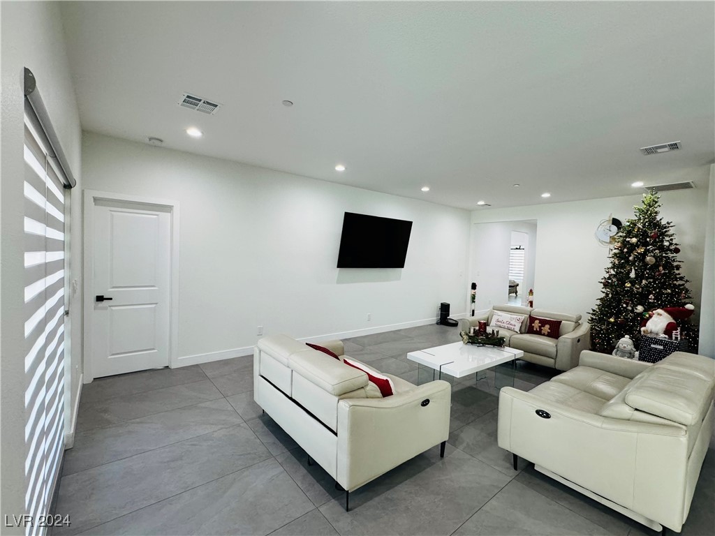1417 Winwood Street Property Photo 8