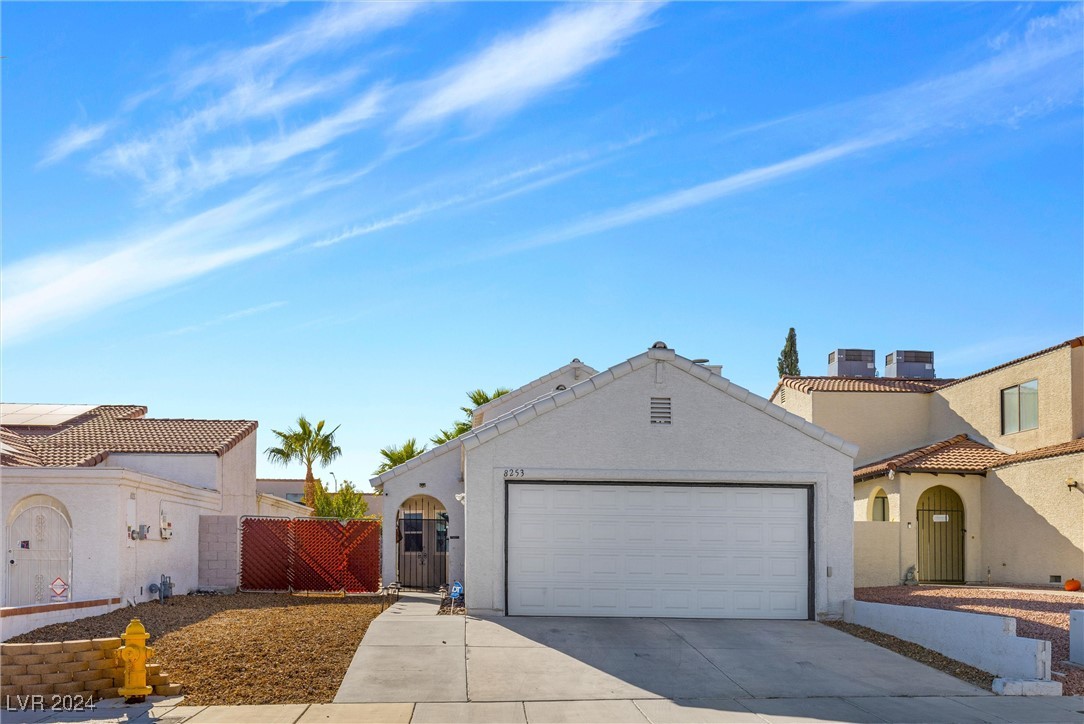 8253 Abercrombe Way Property Photo 2