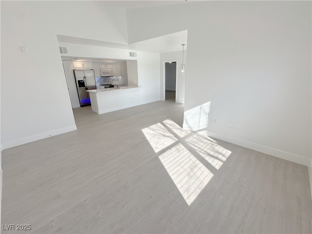 7255 West Sunset Road 2046 Property Photo 11