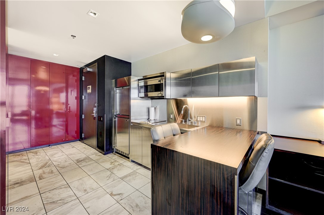 4381 West Flamingo Road 1007 Property Photo 14