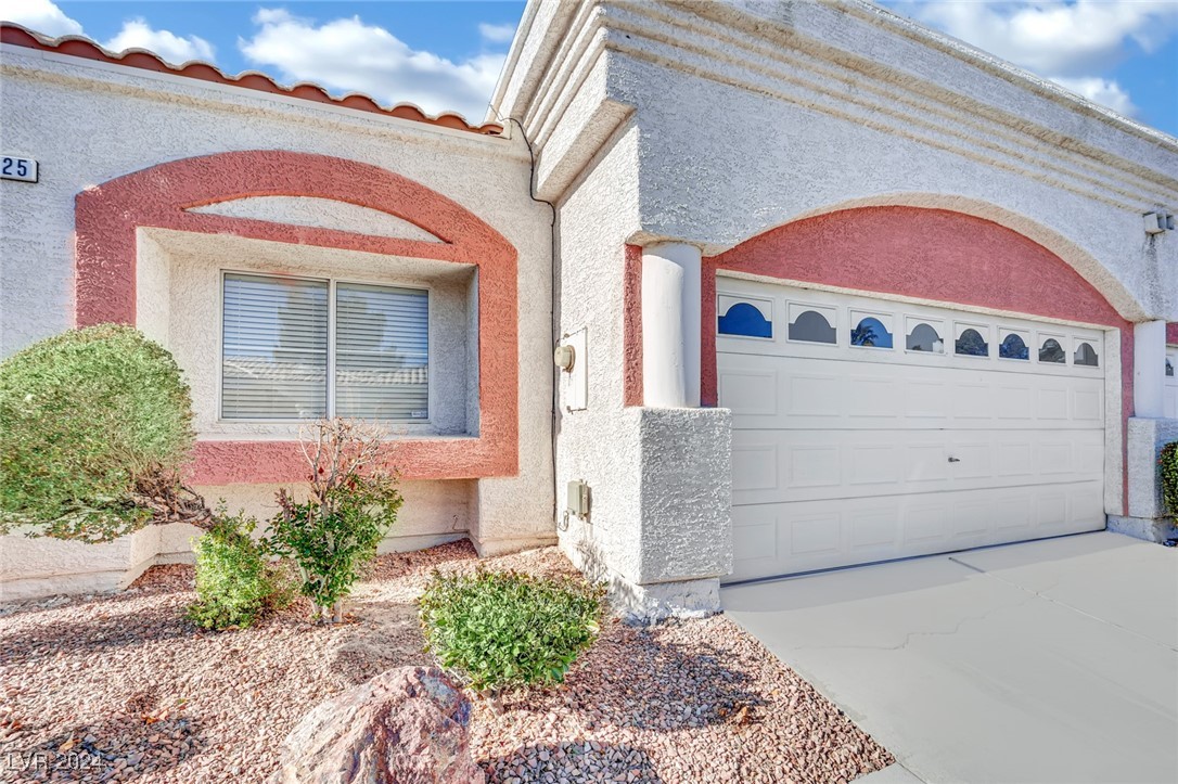 5125 Briar Meadow Way Property Photo 2