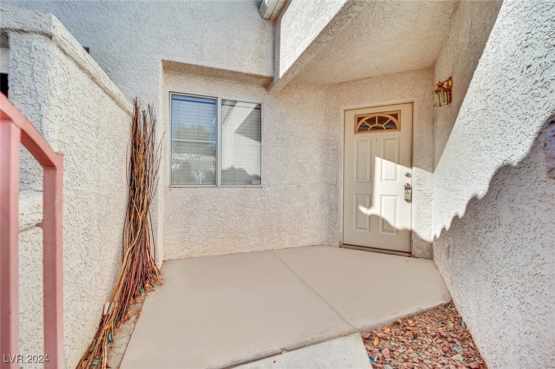 5125 Briar Meadow Way Property Photo 4