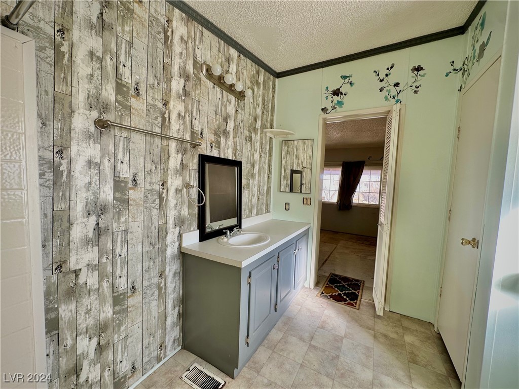 880 Luella Court Property Photo 14