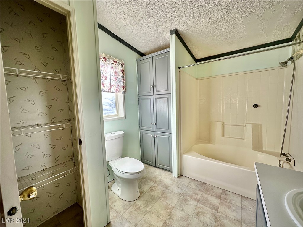 880 Luella Court Property Photo 15