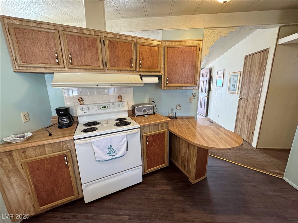 70 West Russell Road Property Photo 15
