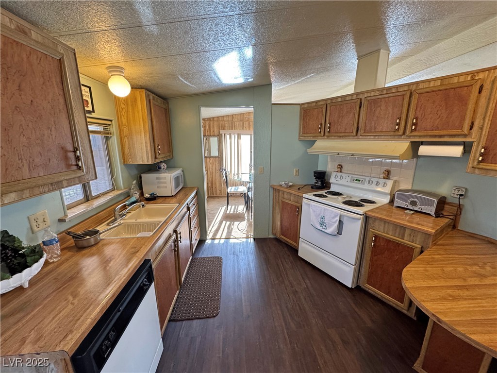 70 West Russell Road Property Photo 18