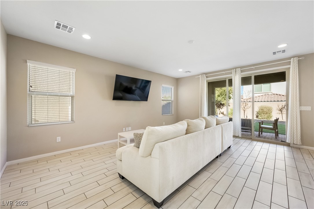 3094 Isle Drive Property Photo 11