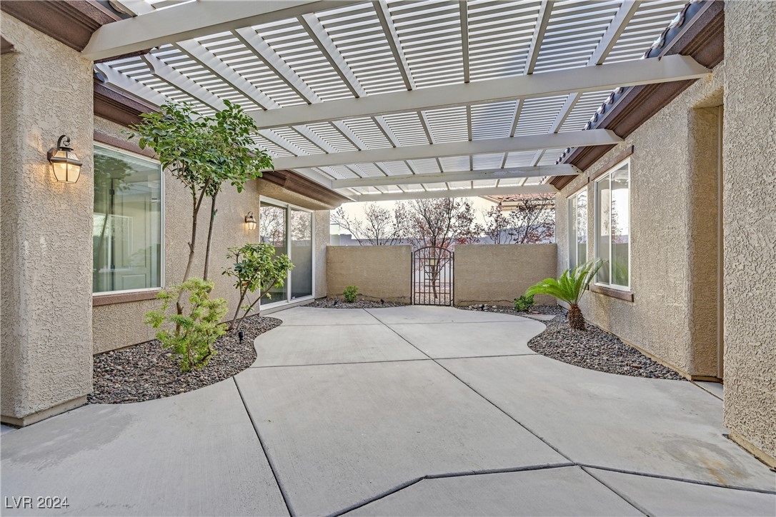 2292 Canyonville Drive Property Photo 3