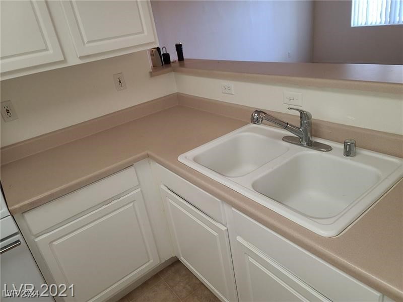 905 Domnus Lane 102 Property Photo 6