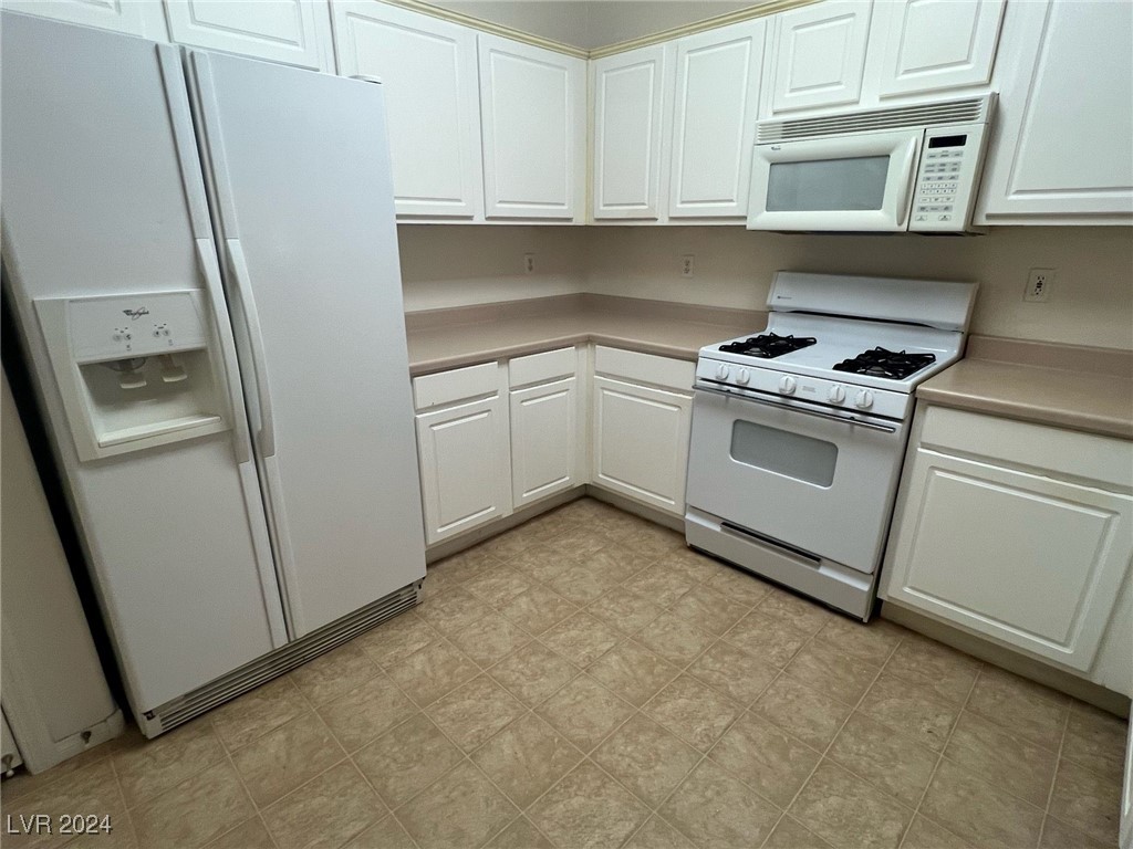 905 Domnus Lane 102 Property Photo 8