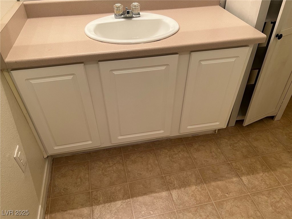 905 Domnus Lane 102 Property Photo 24