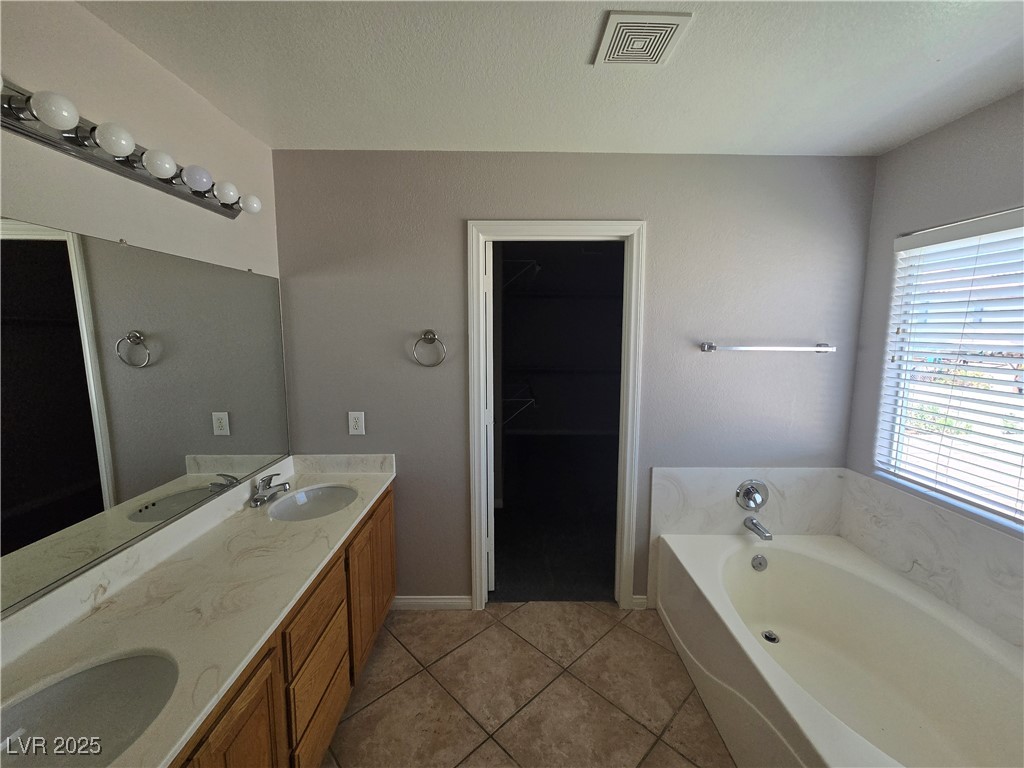 8350 Sterling Harbor Court Property Photo 18