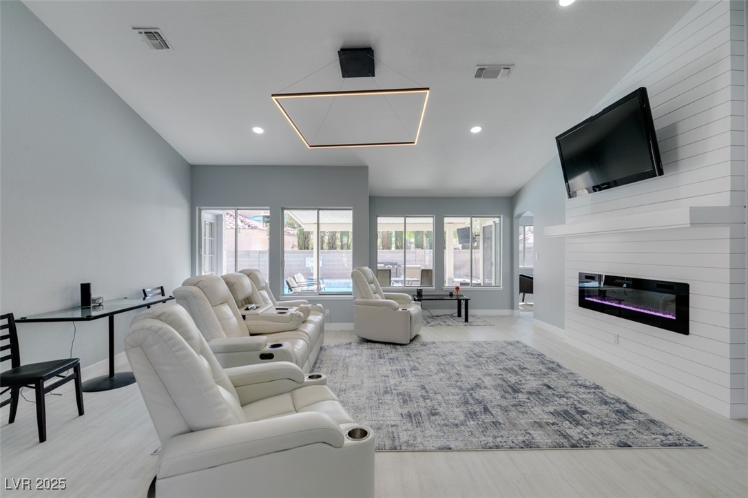 8150 Beaverbrook Way Property Photo 2