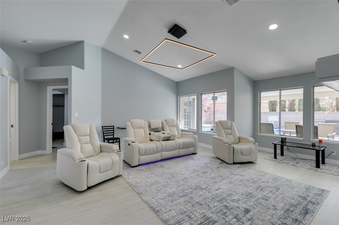 8150 Beaverbrook Way Property Photo 3