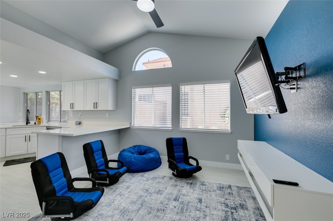 8150 Beaverbrook Way Property Photo 5