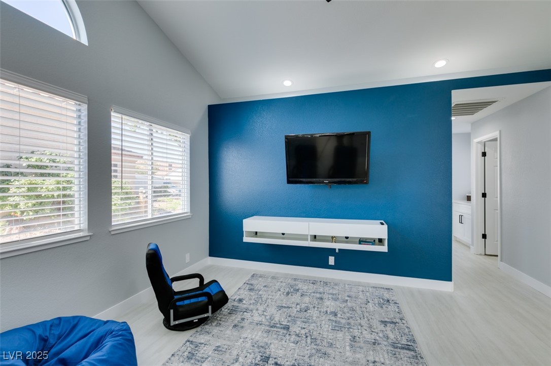 8150 Beaverbrook Way Property Photo 6