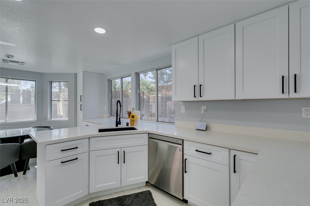 8150 Beaverbrook Way Property Photo 8