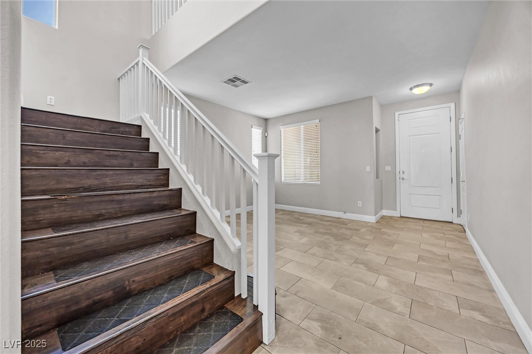 10822 Drake Ridge Avenue Property Photo 8