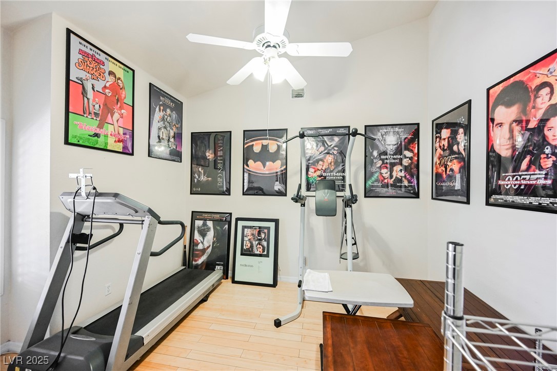 1424 Country Hollow Drive Property Photo 8