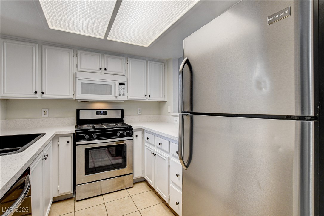 1908 Desert Falls Court 101 Property Photo 10
