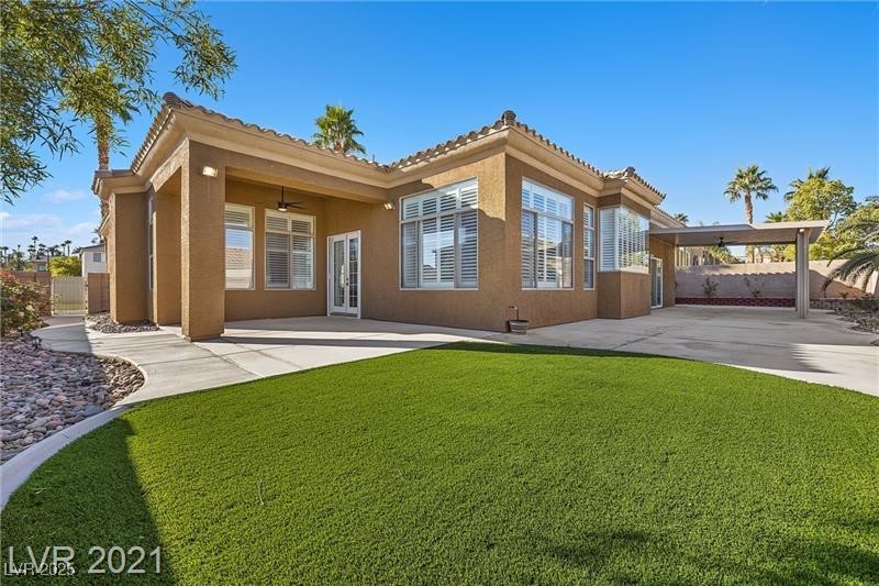 394 Highland Hills Court Property Photo 2