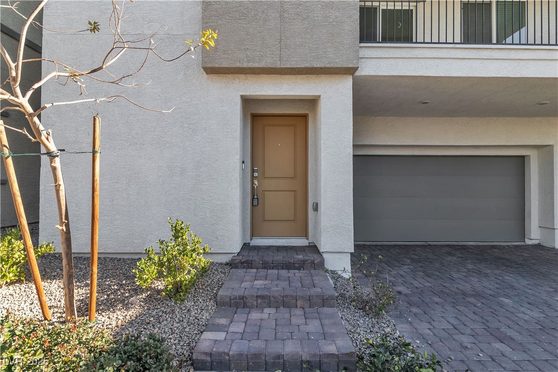 6952 Crescent Gold Street Property Photo 3