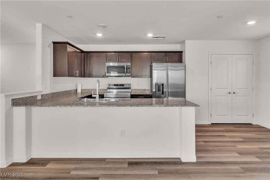 6952 Crescent Gold Street Property Photo 12