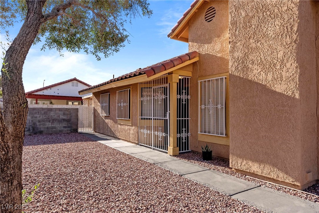 3973 El Camino Road Property Photo 3