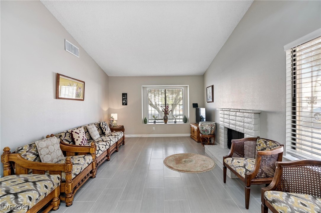 3973 El Camino Road Property Photo 5