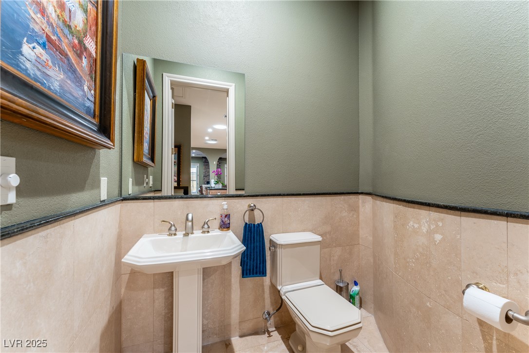 8223 Windrush Avenue Property Photo 30