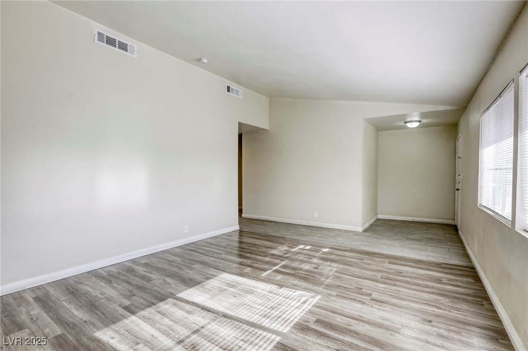 5132 Springland Street Property Photo 7