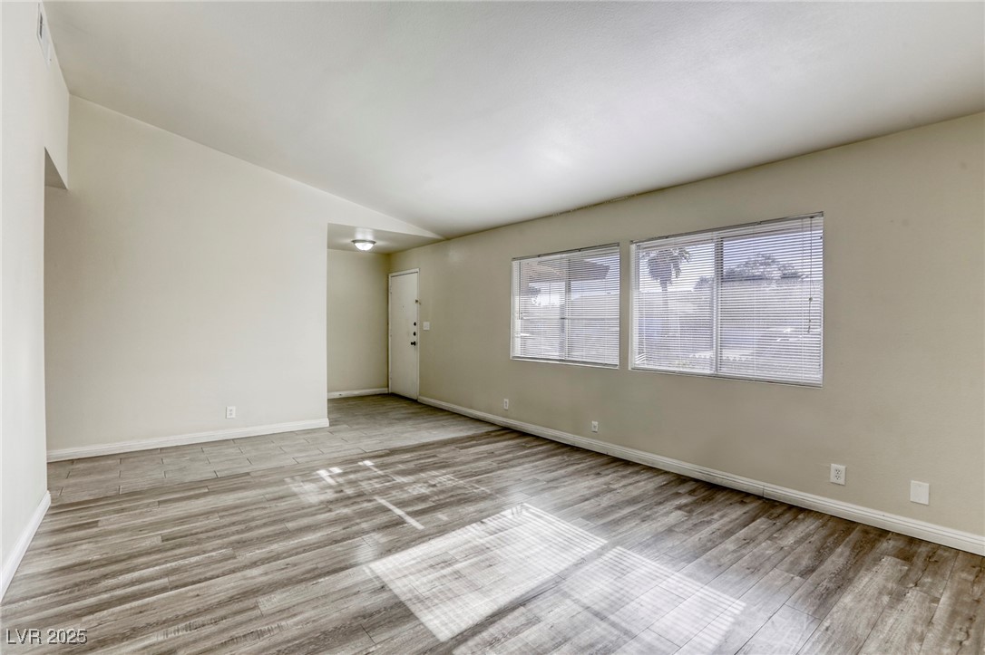 5132 Springland Street Property Photo 8
