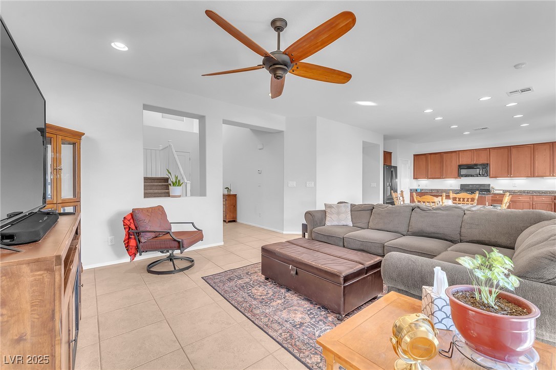 7053 Solana Ridge Drive Property Photo 5