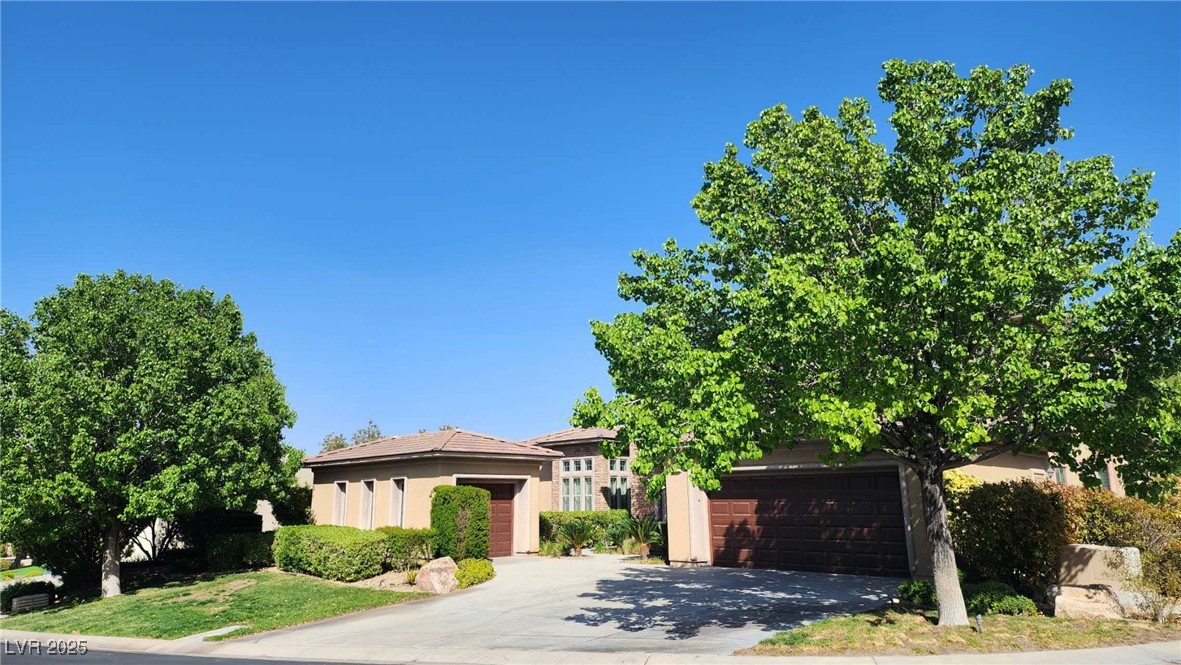 6 Holly Tree Court Property Photo 2