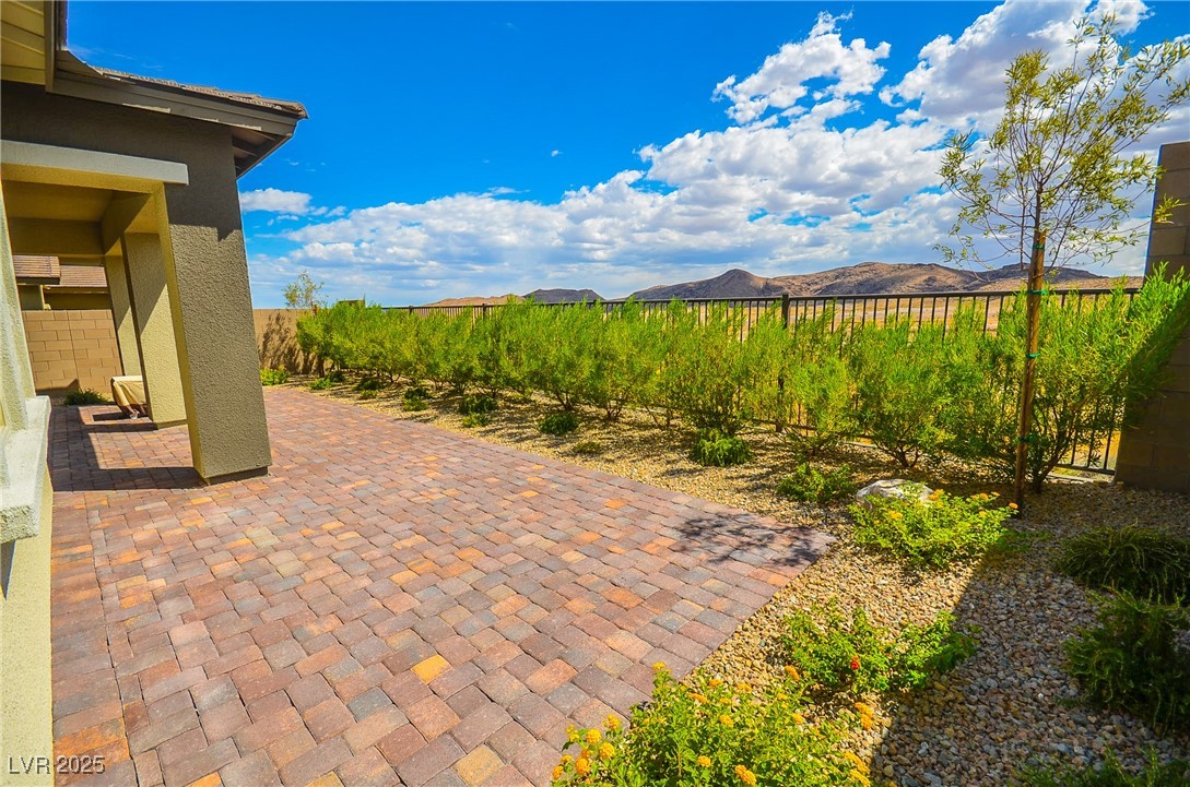 12457 Heritage Bend Drive Property Photo 28
