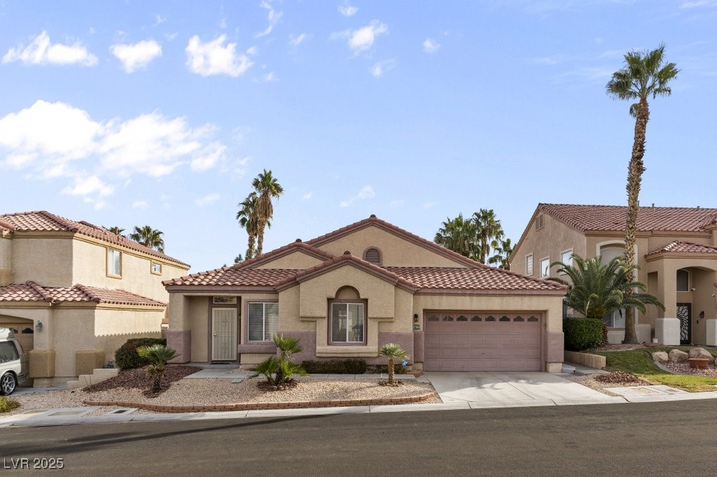 1704 Nestled Meadows Lane Property Photo 1