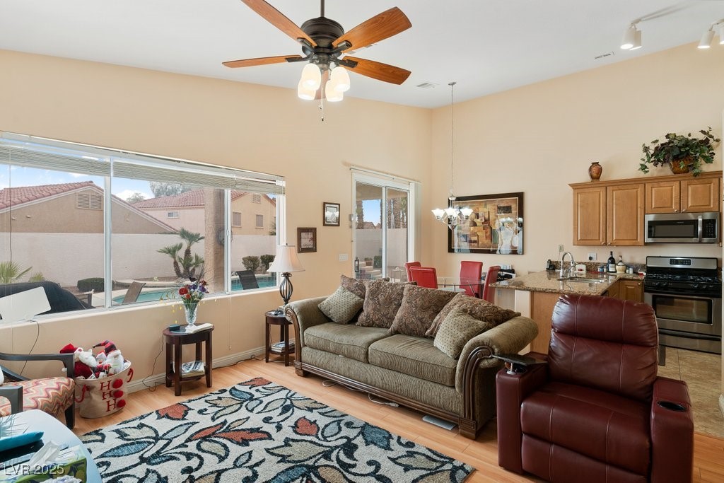 1704 Nestled Meadows Lane Property Photo 14