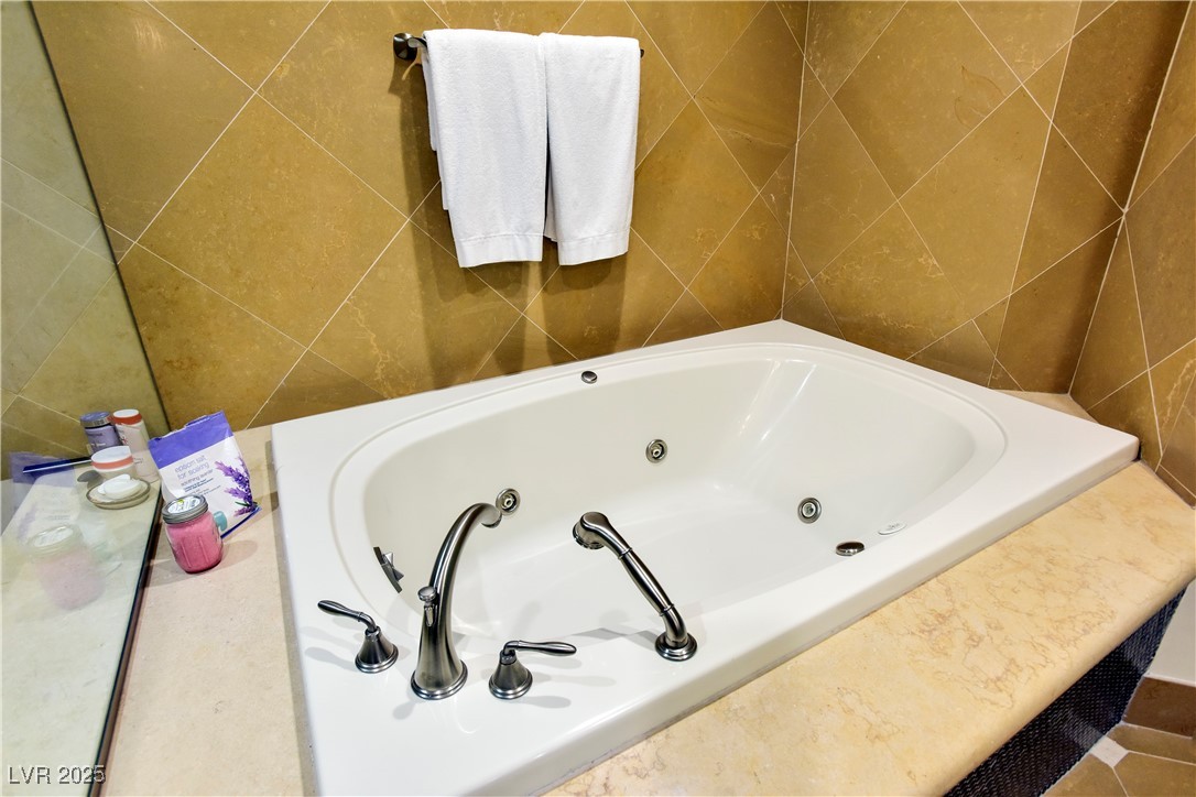 9101 Alta Drive 507 Property Photo 24