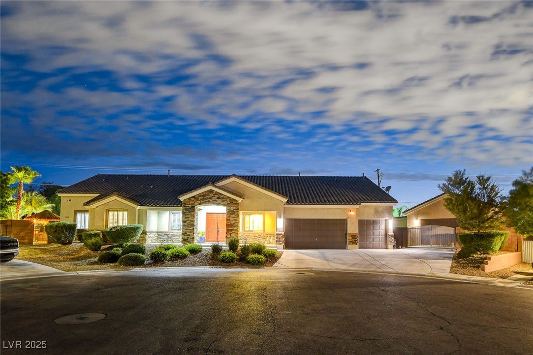 156 Ozuna Court Property Photo 1