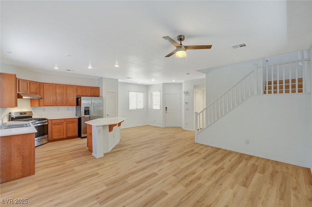 9204 Weeping Hollow Avenue Property Photo 12