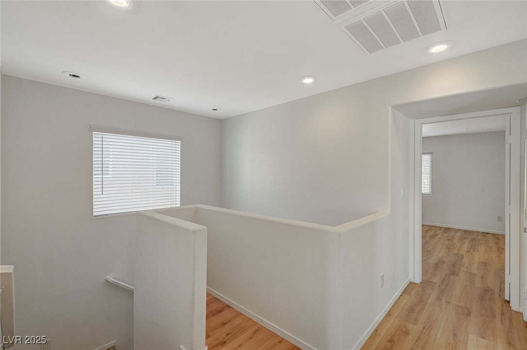 9204 Weeping Hollow Avenue Property Photo 22