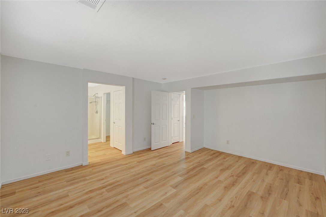 9204 Weeping Hollow Avenue Property Photo 31