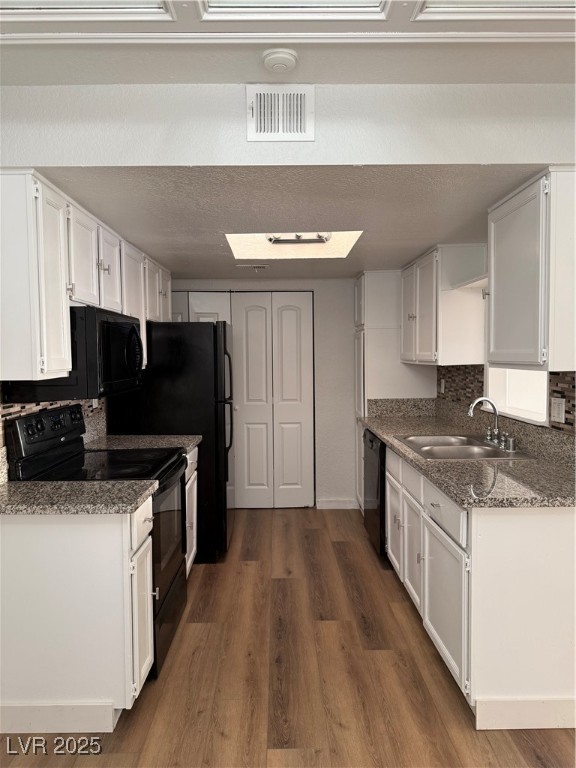 2112 Venus Avenue A Property Photo 5