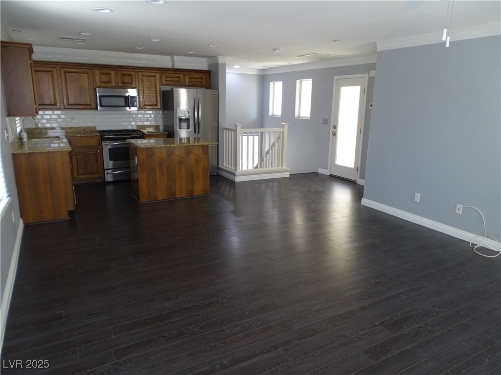 8941 Sally Rose Avenue Property Photo 9