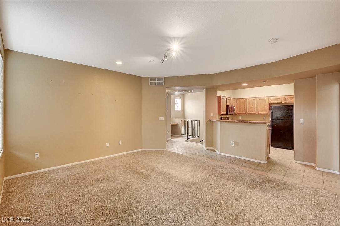 5855 Valley Drive 2045 Property Photo 8